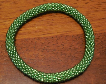 Green Glass Seed Bead Bracelet