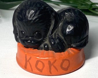 ヴィンテージの小さな「ココ」犬の置物