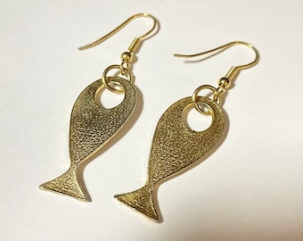 ヴィンテージの魚型ダングルイヤリング