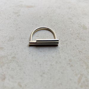 Anillo minimalista de plata, anillo geométrico contemporáneo único.