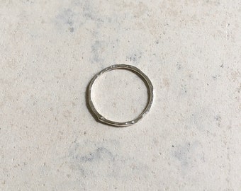 Dainty silver ring I minimalist ring I Stackable ring I Hammered ring