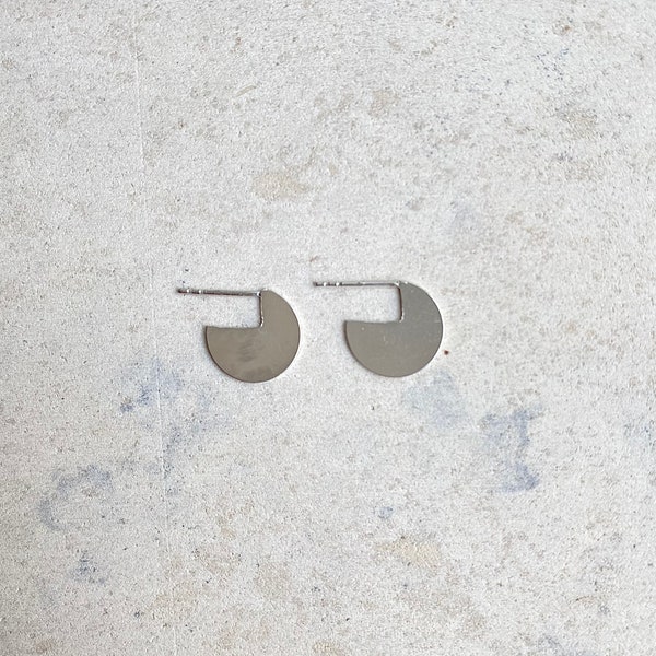 Zierliche Einzigartige Kreis Silber Ohrstecker, minimalistische Designer Ohrringe