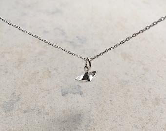 Ketting Papieren bootje I Origami bootketting I Sierlijke ketting I Minimalistische zilveren ketting I Cadeau voor haar