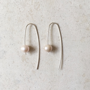 Minimalist pearl earrings,Dainty silver earrings