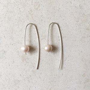 Minimalist pearl earrings,Dainty silver earrings