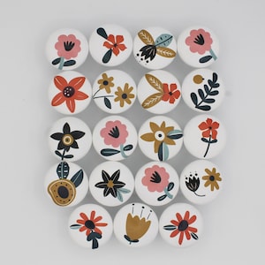 Pastel Boho Floral Knobs – Painted Wooden Drawer Pulls for Cabinets & Dressers