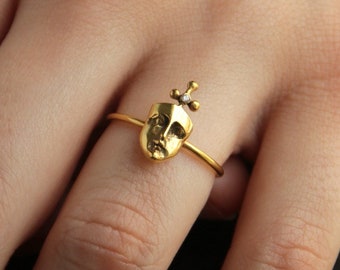 Dainty Morfi  Face Ring – Sculpted Moon Face Ring – Topaz Cross Detail Ring – Celestial Promise Ring – Minimalist Band – USA Duties Included