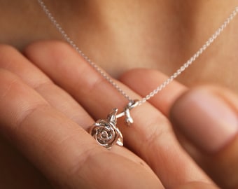 Collier de charme rose, collier Petit Prince, collier de fleurs minimal délicat