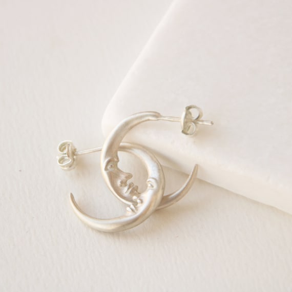 【Moon Magic】Celestial Being Hoops ムーンストーンピアス Celestial Being Hoops & Moonstone Round Studs – Moon Magic