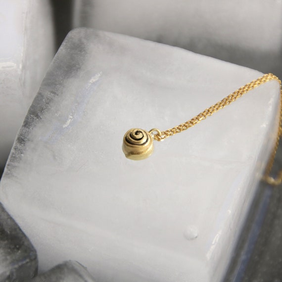 Cinnamon Bun Necklace – Food Jewelry – Minimalist Sterling Silver Necklace – Bakery Charm Necklace – Friendship Gift - USA Duties Included