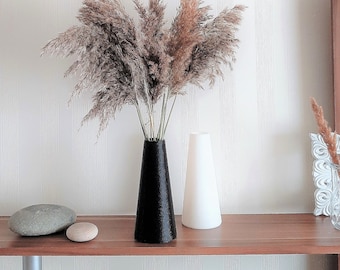 Minimalist Vase with Optional Pampas: Modern Rustic Table Decor