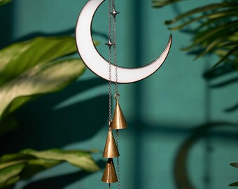 Campanelli a vento a forma di luna crescente in vetro colorato. Regalo per la festa del papà. Decorazione lunare da appendere. Decorazione celeste per finestre. Regalo per papà. Regalo per gli amanti della luna.