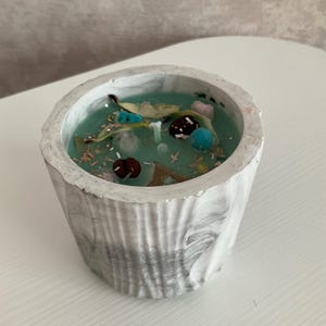 Handmade money candle, Witch ritual candle, Manifestation scented candle with crystals and herbs, Intent candle for meditation and yoga