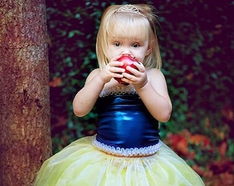 ハロウィンや誕生日に使える白雪姫のコスチューム