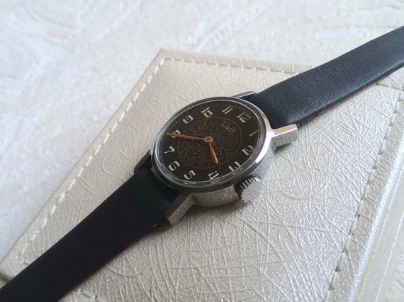 Soviet russian LUCH classic womens watch, 1980's - image 3