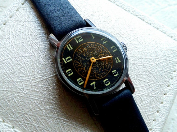 Soviet russian LUCH classic womens watch, 1980's - image 1