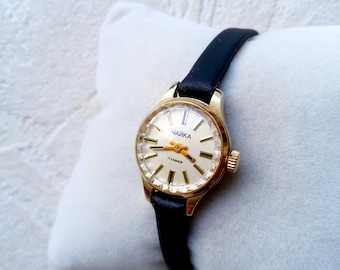Vintage CHAIKA woman&#39;s watch, coctail watch, minimalist watch, Cal. 1600, 17 j, golden dial, 1960&#39;s