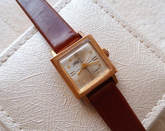 Vintage womens Zarja dawn square coctail watch , Cal. 1509 B, 17 j, 1980's