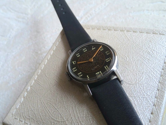 Soviet russian LUCH classic womens watch, 1980's - image 5