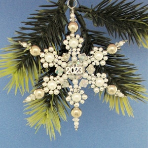 Small White Acrylic Snowflake Ornaments With Gift Box, Set of 6 