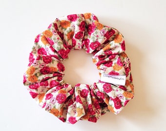 Rose Garden Scrunchie \ Scrunchie \ Hair Scrunchies \ Hair Accessories \ Cottagecore / Colourful Scrunchie / Slow Fashion
