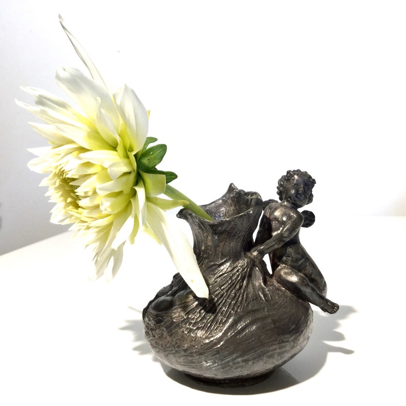 Old little vase being Soliflore sculpts France Art Deco .