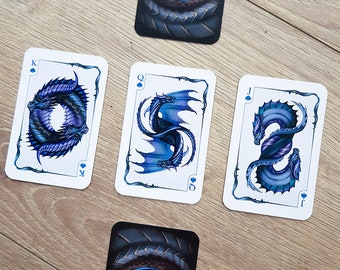 Jeu de cartes fantastique avec dragon, costumes de dragons et de drakes, pierres précieuses de cristal, oeil bleu foncé, cadeau geek