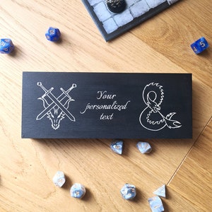 Zwarte gepersonaliseerde Fantasy Case, houten kist, Dragon Print, gegraveerd hout, Dice Box Geek Gift, RPG D&D Dungeons and Dragons, Dice Case Set