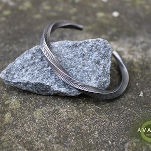 Titanium Viking-armband voor heren, beschermingsmanchetarmband, handgemaakte bedelarmband, zware herenarmband, Valentijnsdagcadeau