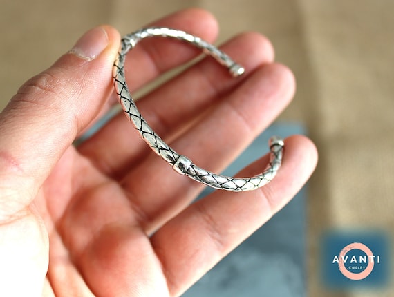 Women's adjustable bracelet deals