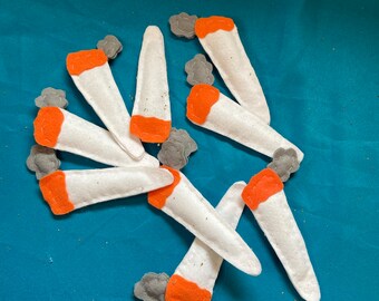 Pot joint felt material catnip cat toy - gifts for cats and cat lovers and stoners