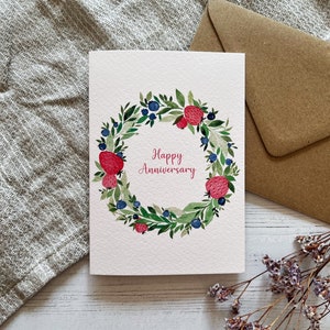 Happy Anniversary-kranskaart - aardbeien- en bosbessenkrans - fruitig - unieke jubileumkaart