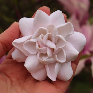 Wedding flower hair clip, Gardenia wedding brooch, White floral hair clip, Large flower hair clip, bridal hair accessories, Tropical flower