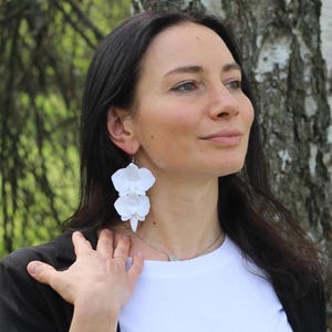 White orchid earrings, white bride earrings, flower earrings, bridesmaids orchid, wedding stuff, beach weddings, Long earrings