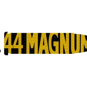 Może przedstawiać: Złoty graficzny kształt pocisku z tekstem ".44 MAGNUM" w kolorze czarnym.