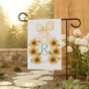 Bandera de jardín personalizada con girasoles, pancarta con monograma preppy, letrero coqueto, regalo de arte para patio, decoración amarilla personalizada, porche al aire libre, patio, inicial, apellido