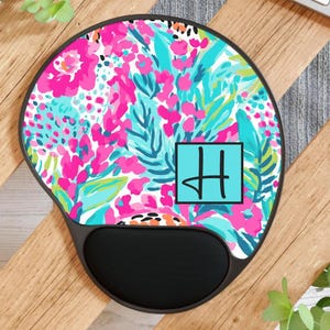 リストレスト付きフローラルモノグラムマウスパッド、パーソナライズされたオフィス装飾