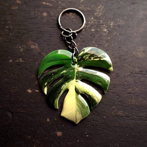 Monstera Albo Keychain | Plant Keychain | Plant Lover gift | Plant Accessories | Botanical Keyring | Plant Charms
