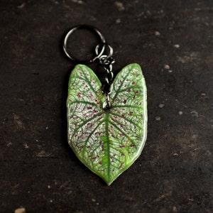 Caladium Keychain | Plant Keychain | Plant Lover gift | Plant Accessories | Botanical Keyring | Plant Charms | Mothers Day Gift