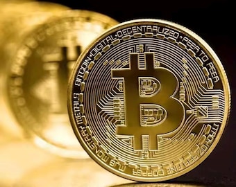 Gold Bitcoin Collectible Coin – 40mm Display Coin with Ca