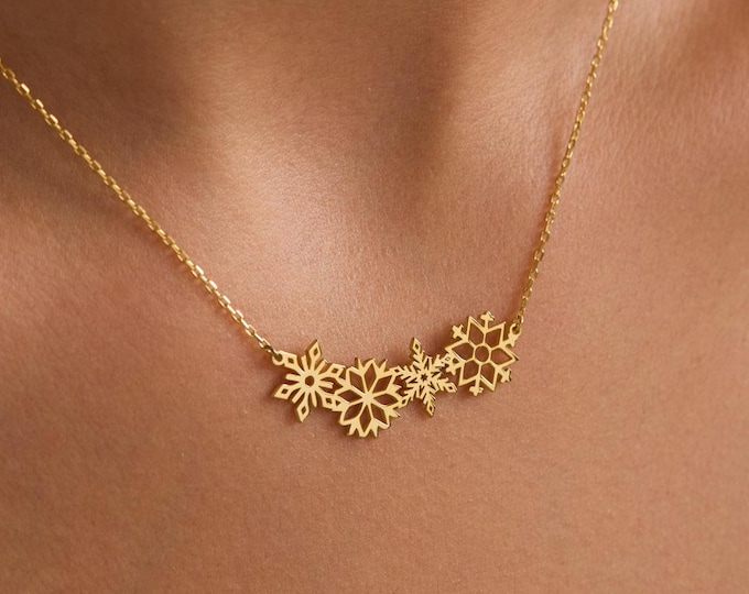 Birth Snowflake Necklace, Personalized Christmas Family Necklace, Birth Month Necklace, Personalized Jewelry, Christmas Gift, Gift For Mom