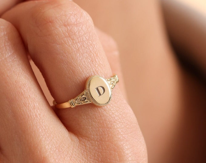 Personalized Vintage Initial Signet Ring, Custom Initial Signet Ring, Personalized Gift,, Gift For Mom, Statement Rings , Mothers Day Gifts