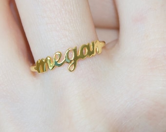 Gouden naam ring, naam ring, gepersonaliseerde sieraden, gepersonaliseerde ring, gepersonaliseerde geschenken, moederdag cadeau, cadeau voor moeder