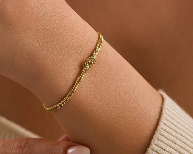 Minimalist Knot Bracelet , Dainty Gold Cord Bracelet, Adjustable Friendship Bracelet, Christmas Gift for Her, Simple Everyday Jewelry