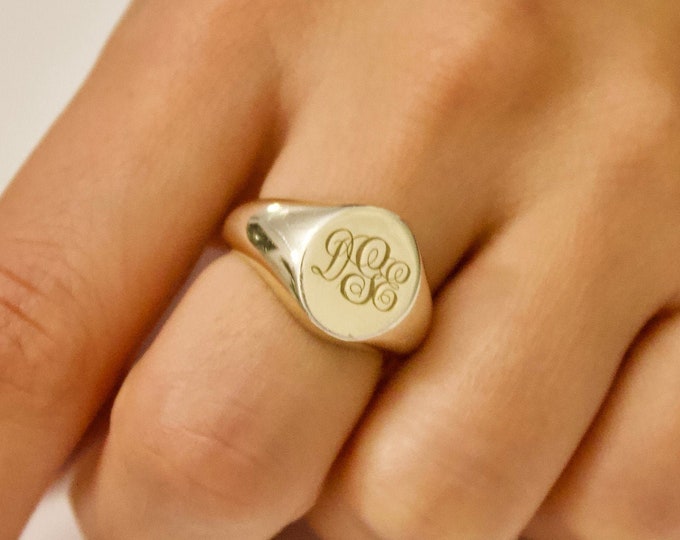 Gold Signet Ring - womens signet ring - custom signet ring - monogram - Gold signet - Engraved Ring - Bridesmaids Ring - Personalized Ring