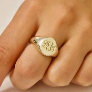Gold Signet Ring - womens signet ring - custom signet ring - monogram - Gold signet - Engraved Ring - Bridesmaids Ring - Personalized Ring