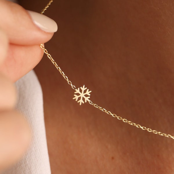 14K Gold Schneeflocke Halskette, niedliche minimalistische Gold Winter Halskette, Weihnachtsgeschenke, Mutter Halskette, Geschenke für sie, Muttertagsgeschenk