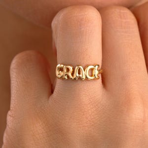 Anillo personalizado con nombre, anillo delicado con nombre, anillo con nombre de burbujas de oro, anillo con nombre de oro macizo de 14 quilates, anillo para mujer, regalos para el Día de la Madre
