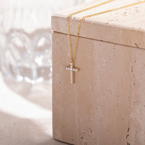 Cross Necklace, Dainty Cross Necklace, Minimalist Necklace, Christian Gifts ideas, Baptism necklace, Mothers Day Gift , Necklace for mom