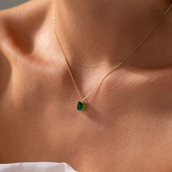 14k Solid Gold Rectangle Emerald Necklace, 10k gold Minimalist Necklace, Emerald Necklace, Dainty Necklace, Mothers Day Gift, Gift for her